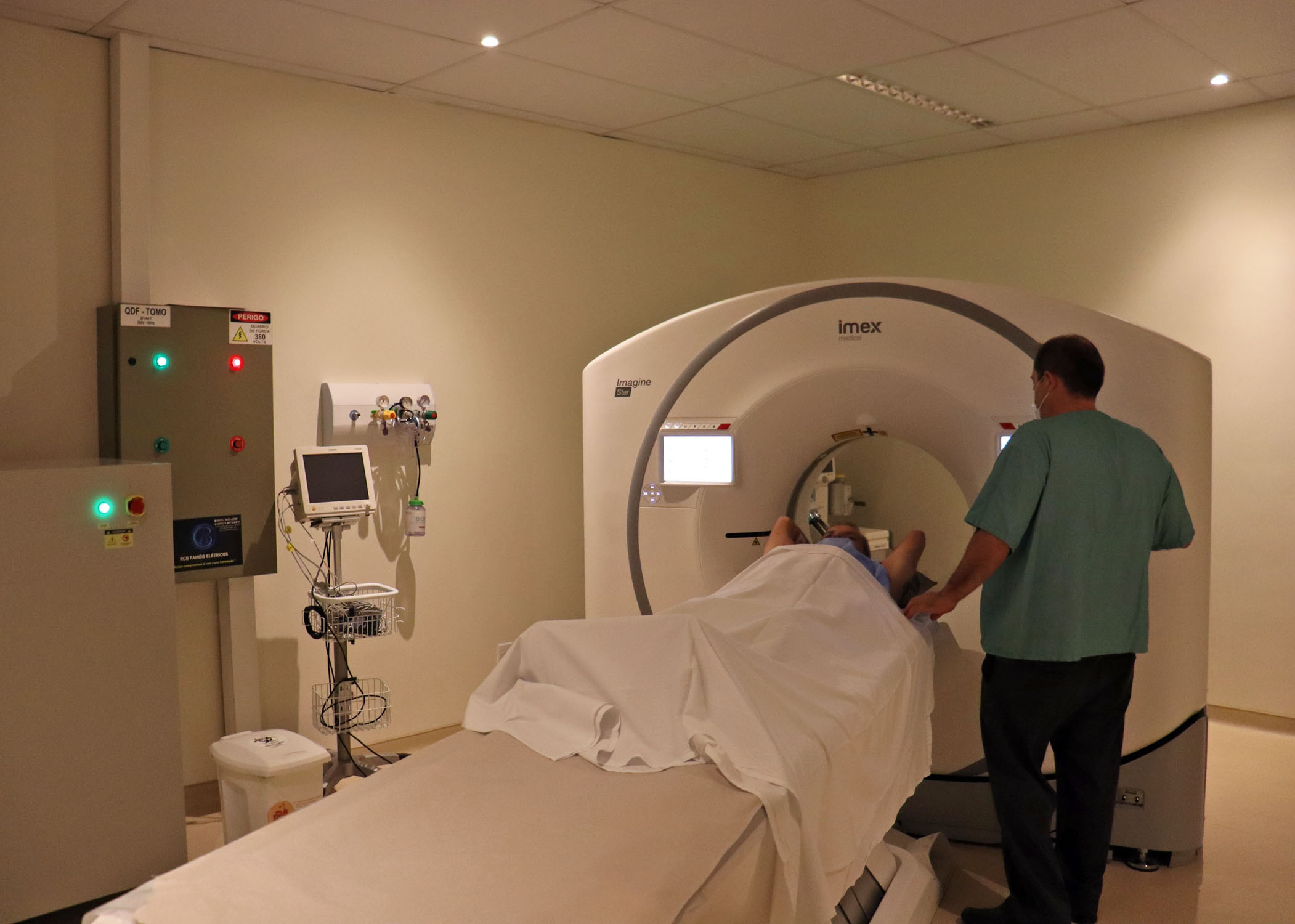 HC Bauru inicia exames de tomografia computadorizada para a população